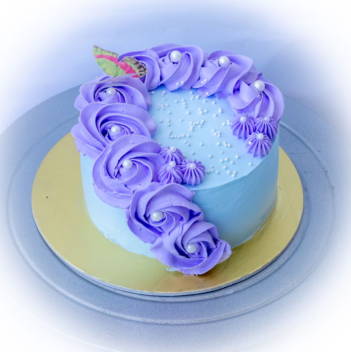 Creamy Delight Cake Creation