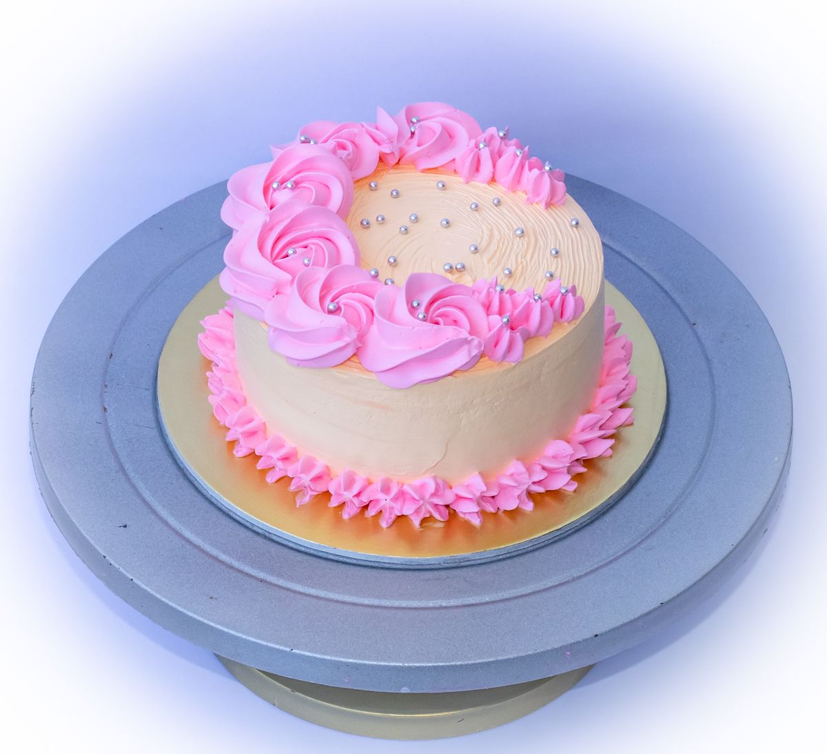 Creamy Delight Cake Creation