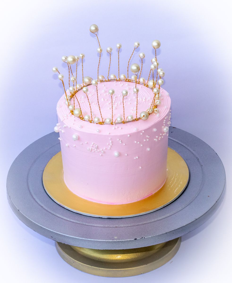 Creamy Delight Cake Creation