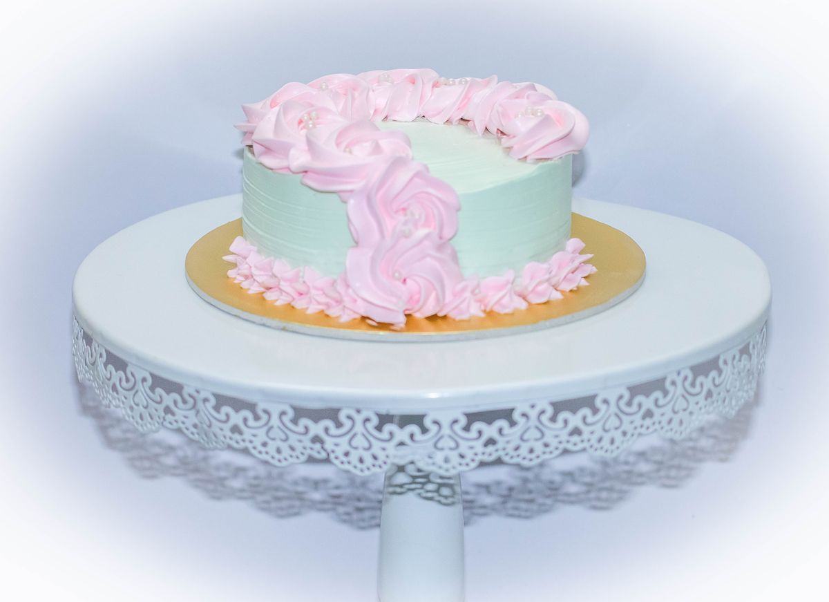 Creamy Delight Cake Creation