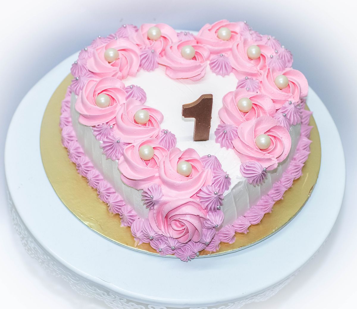 Creamy Delight Cake Creation