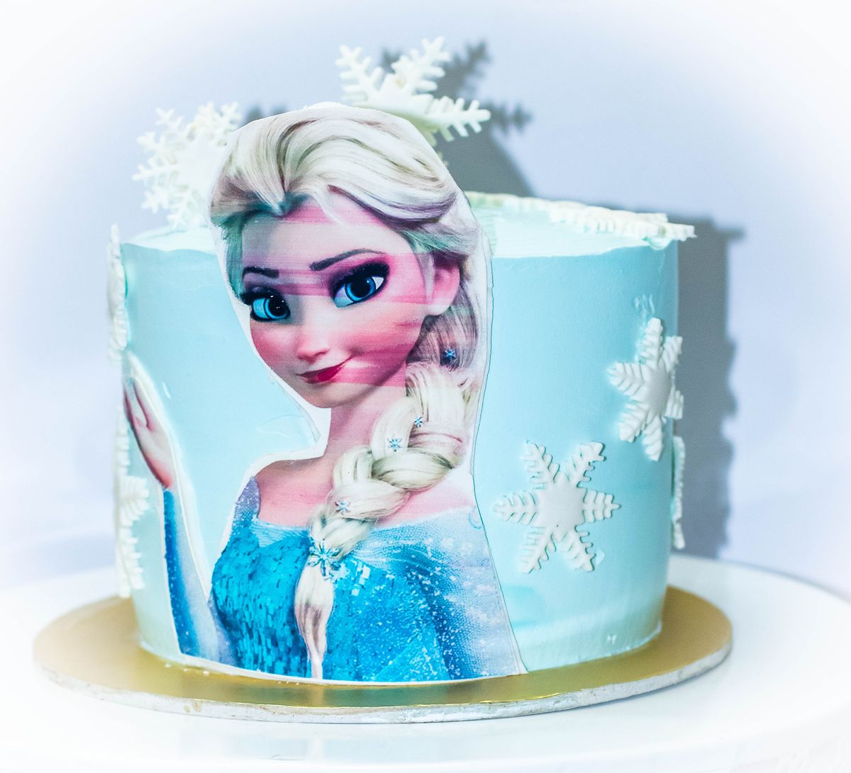 Creamy Delight Cake Creation