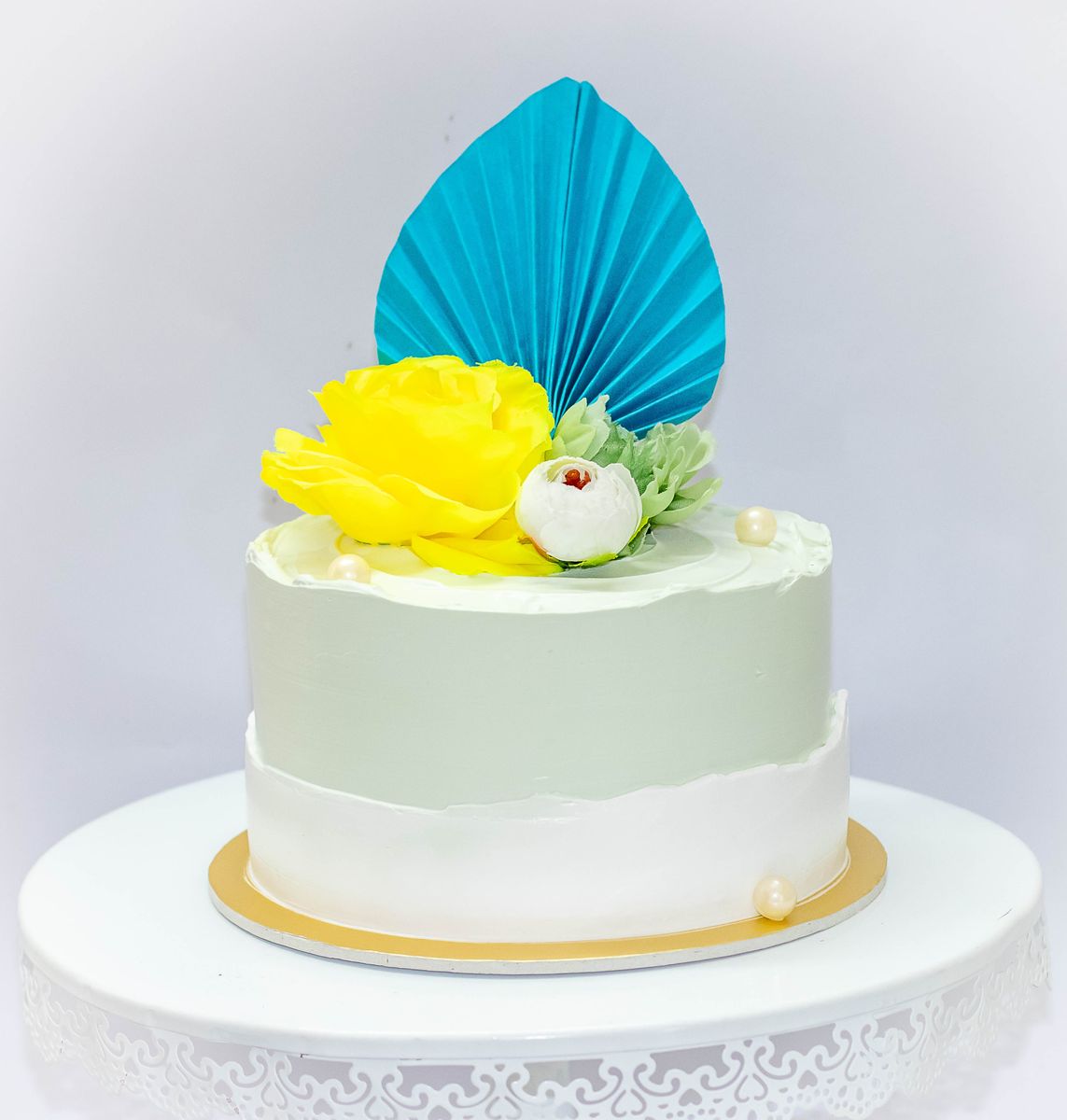 Creamy Delight Cake Creation