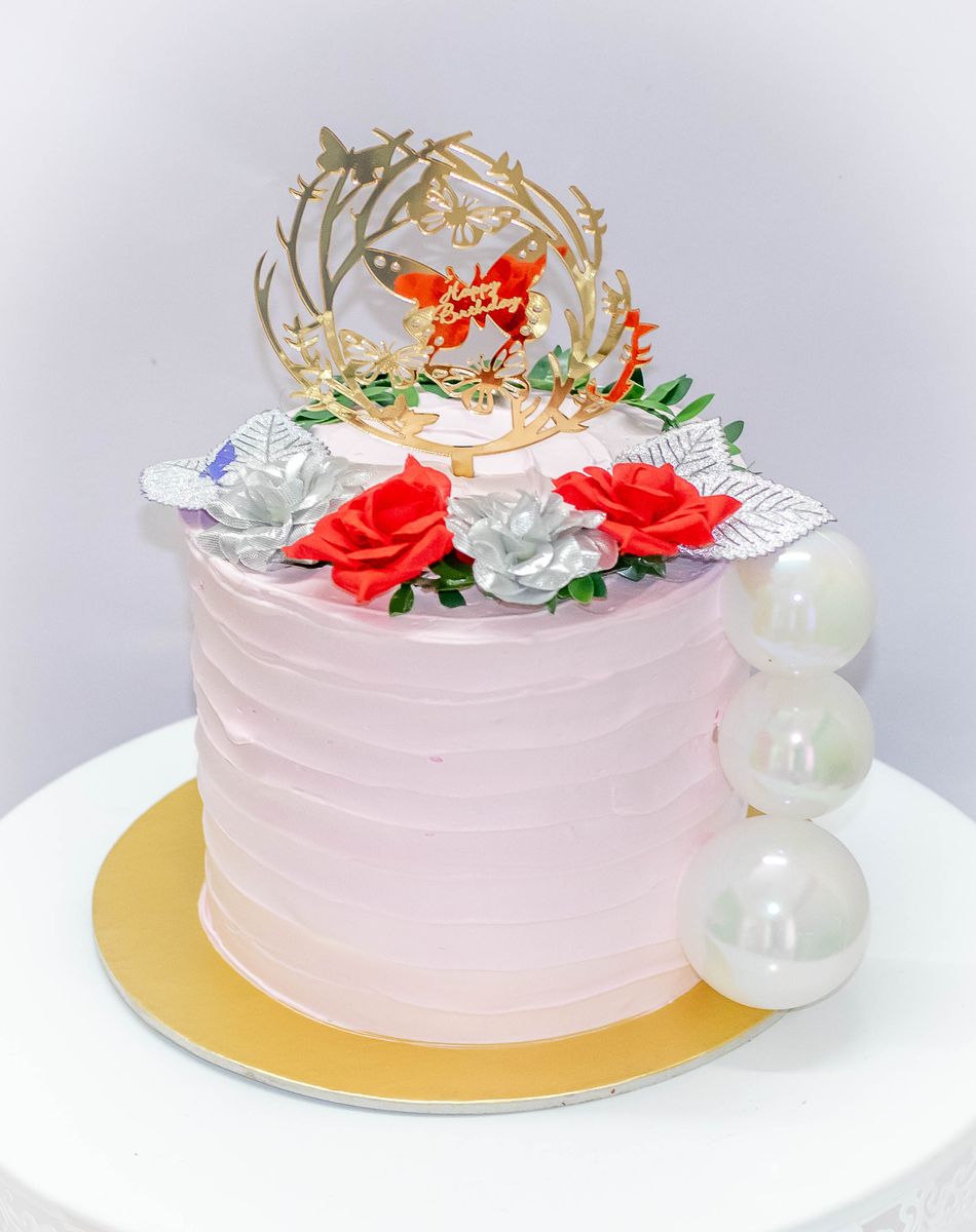 Creamy Delight Cake Creation