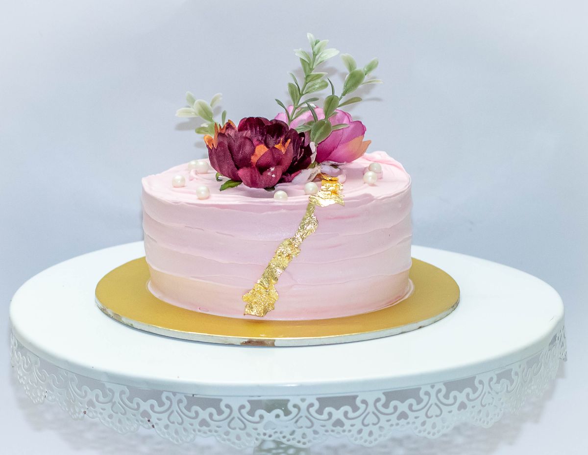 Creamy Delight Cake Creation