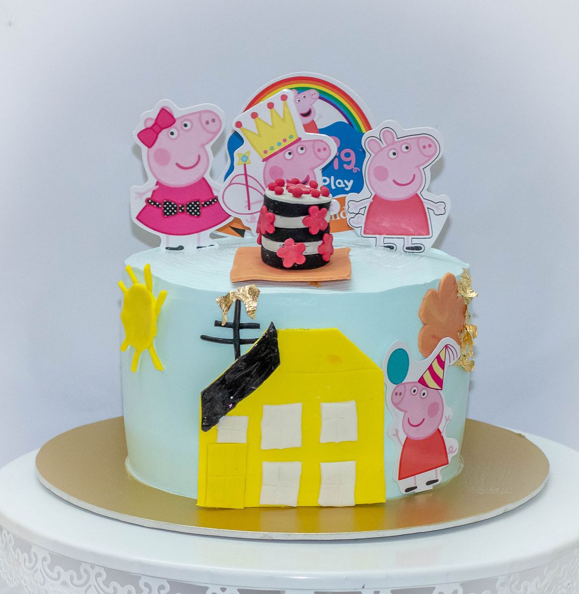 Creamy Delight Cake Creation
