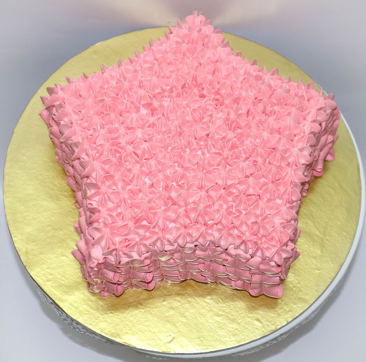 Creamy Delight Cake Creation