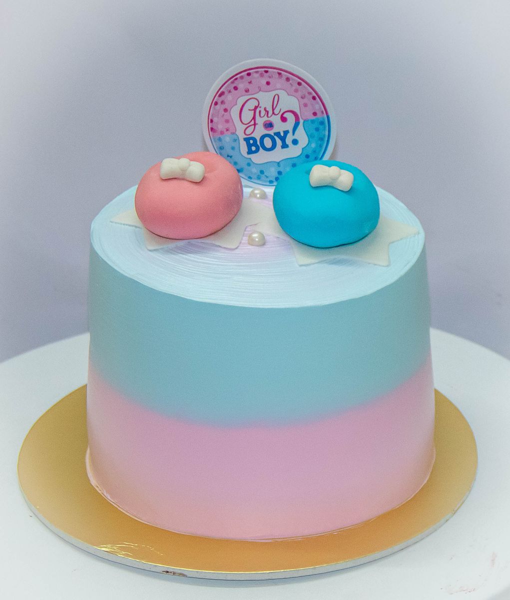 Creamy Delight Cake Creation
