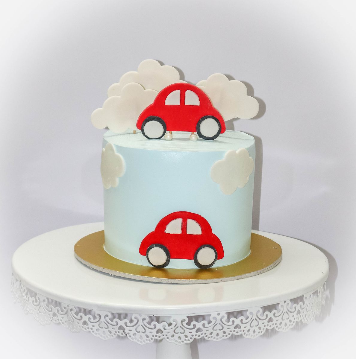 Creamy Delight Cake Creation