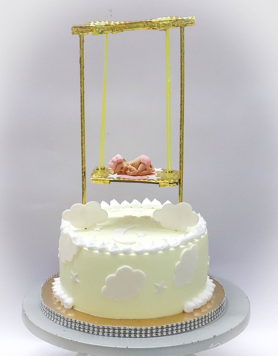 Creamy Delight Cake Creation