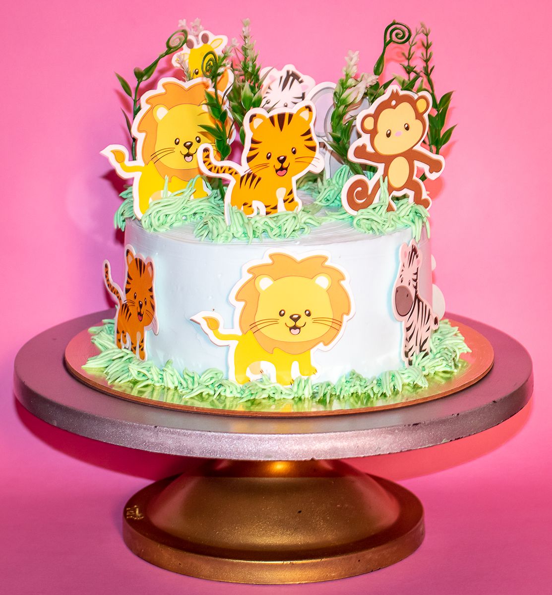Creamy Delight Cake Creation