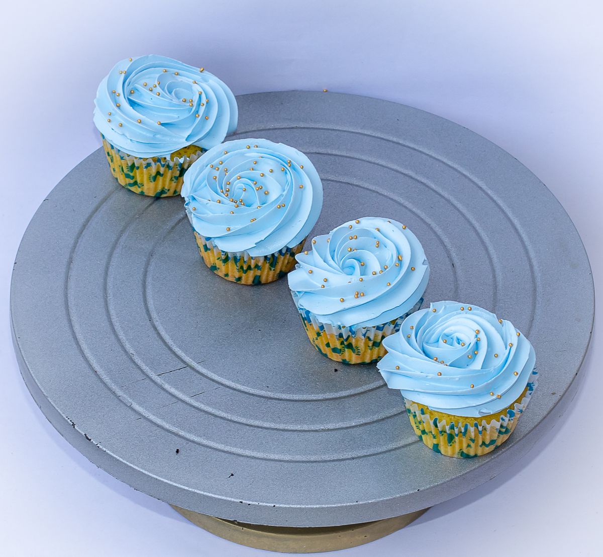 Creamy Delight Cake Creation