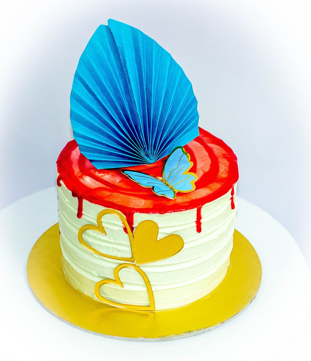 Creamy Delight Cake Creation