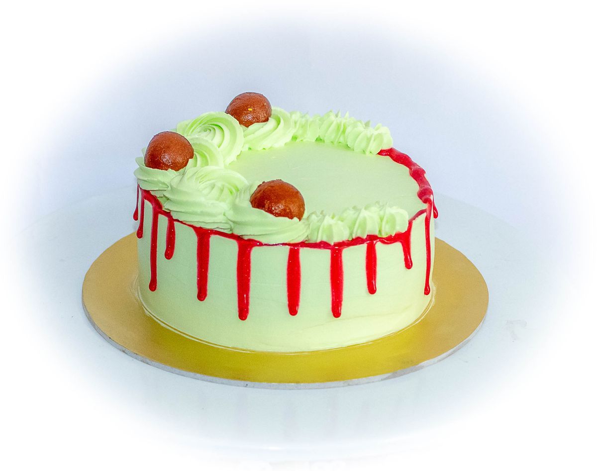 Creamy Delight Cake Creation