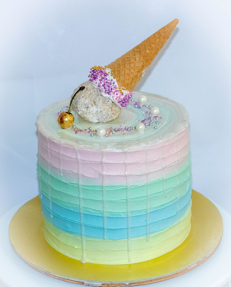 Creamy Delight Cake Creation
