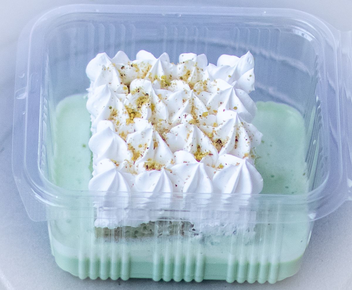 Creamy Delight Cake Creation