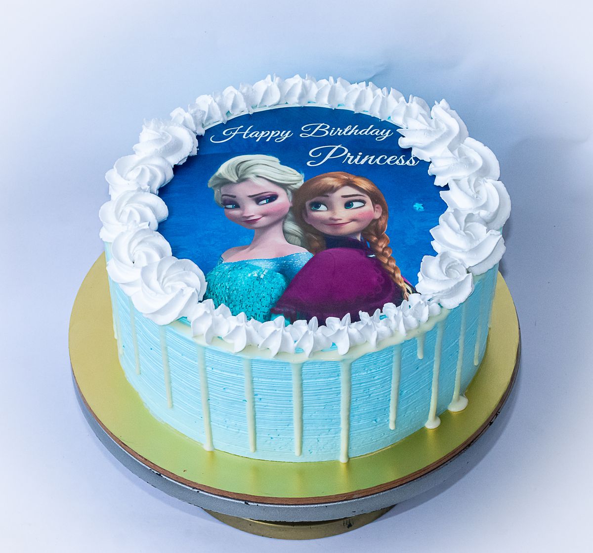 Creamy Delight Cake Creation