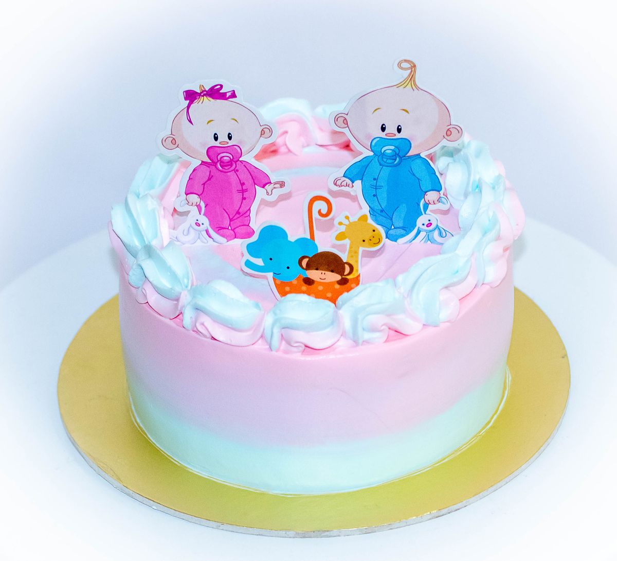 Creamy Delight Cake Creation
