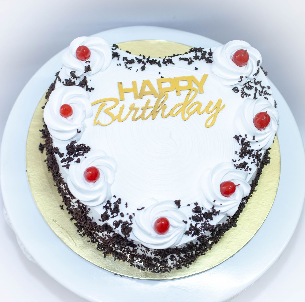 Creamy Delight Cake Creation