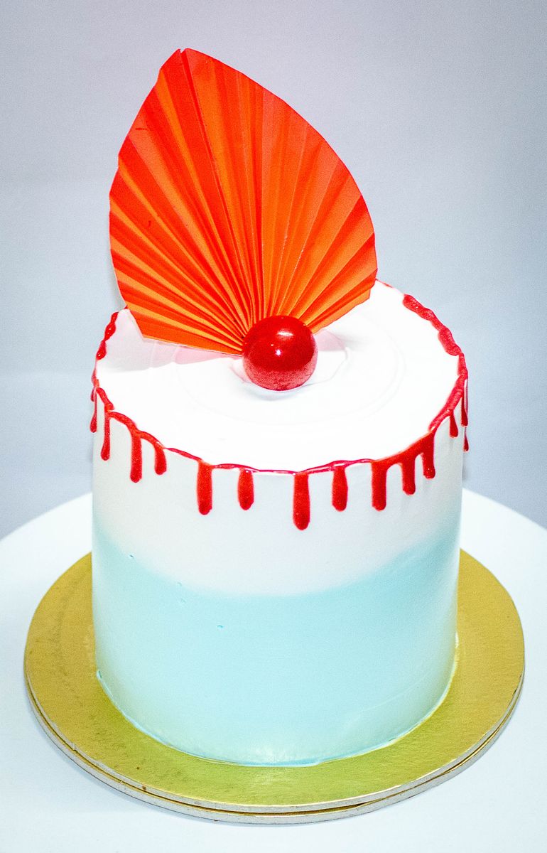 Creamy Delight Cake Creation