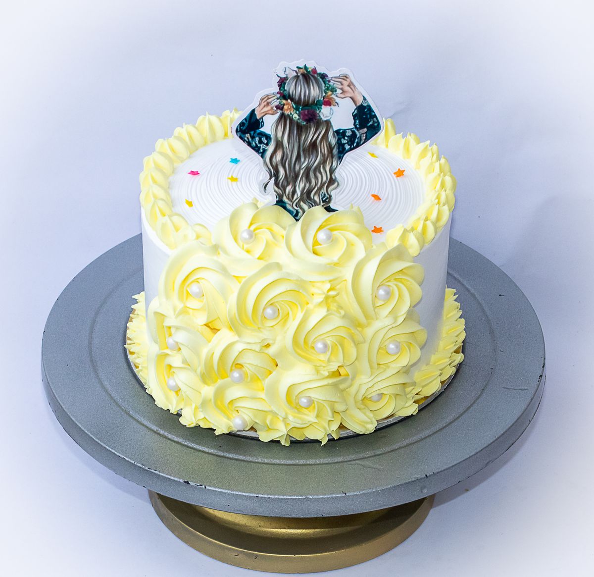 Creamy Delight Cake Creation