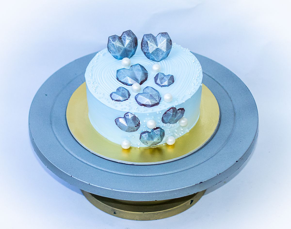 Creamy Delight Cake Creation