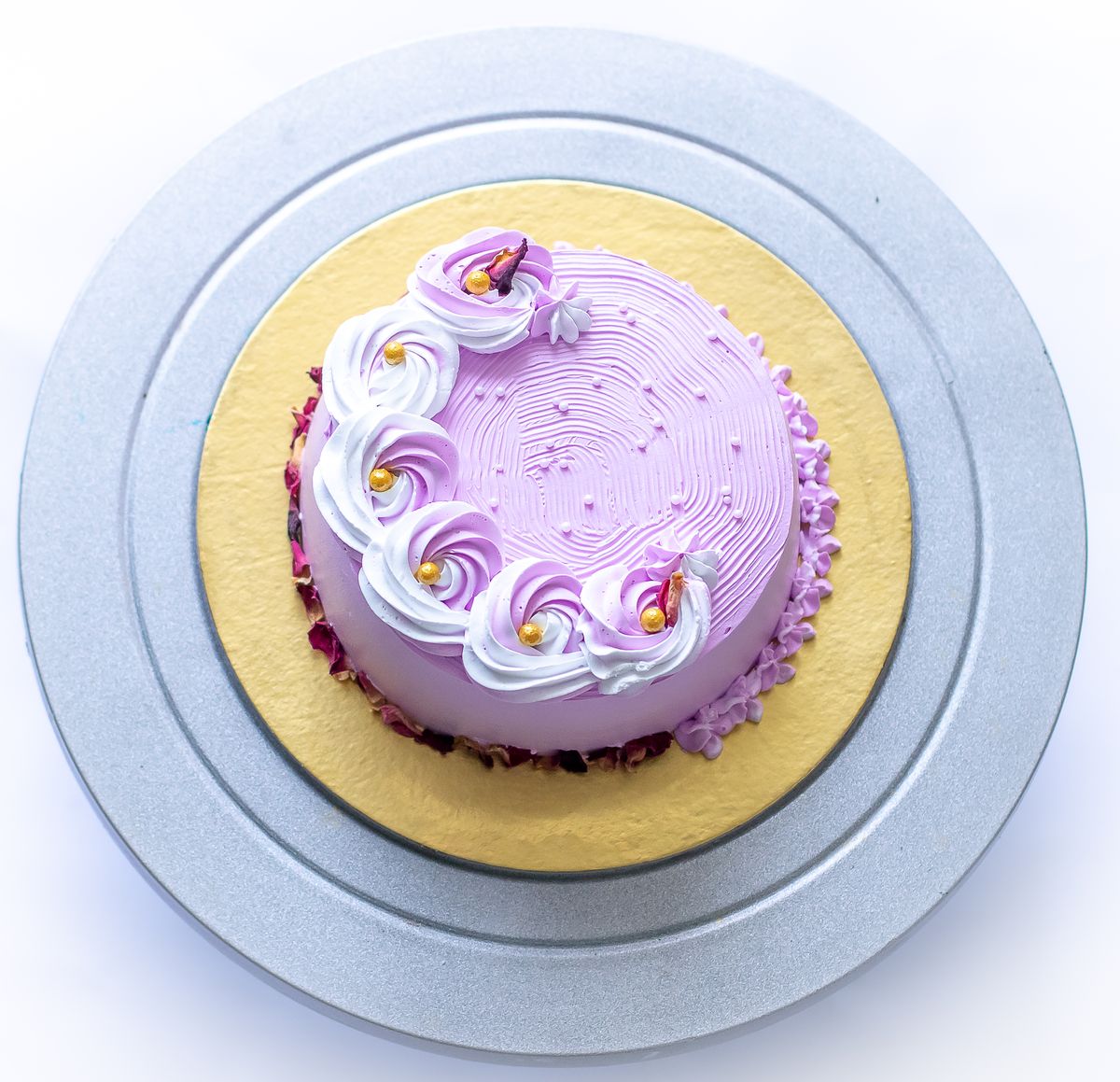 Creamy Delight Cake Creation