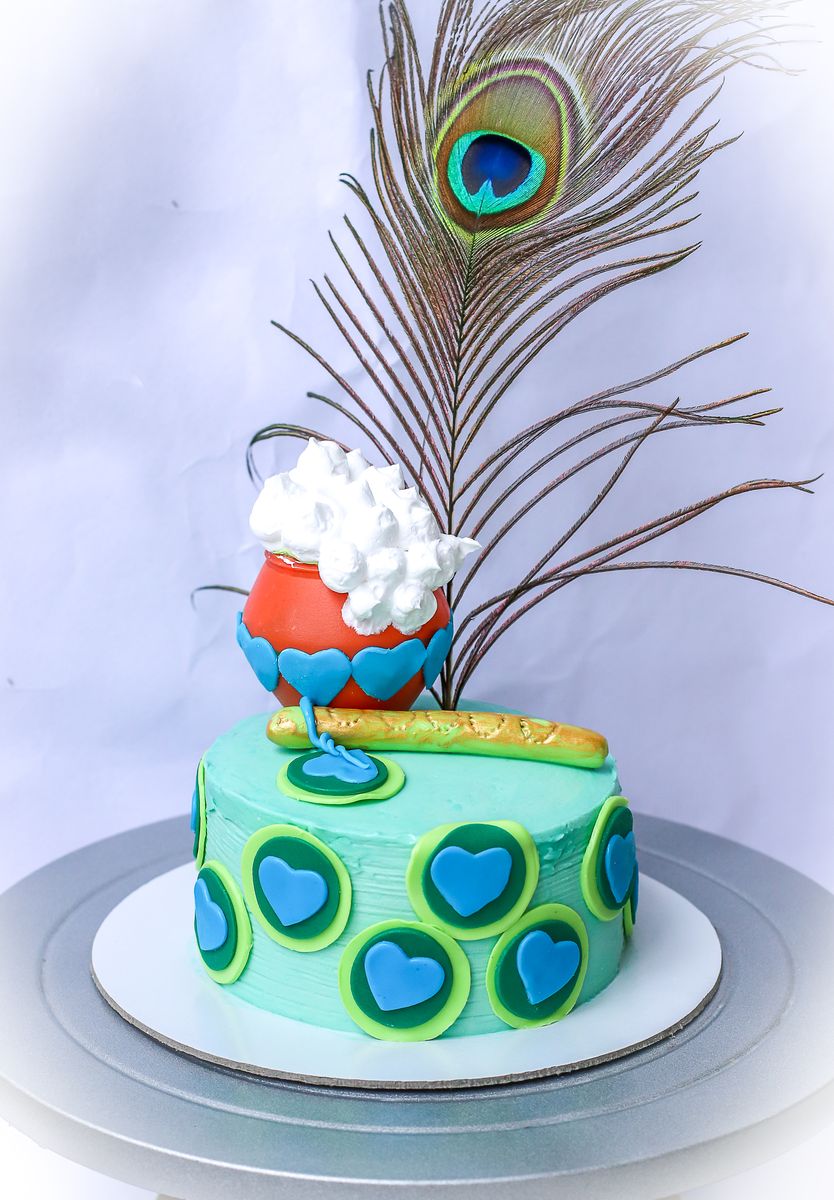 Creamy Delight Cake Creation