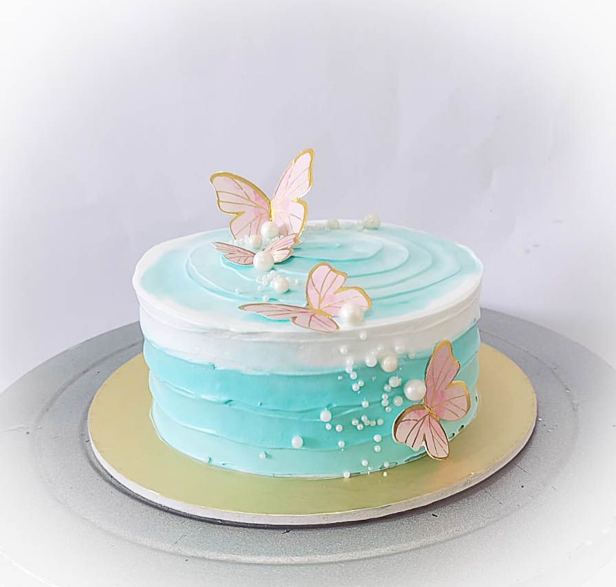 Creamy Delight Cake Creation