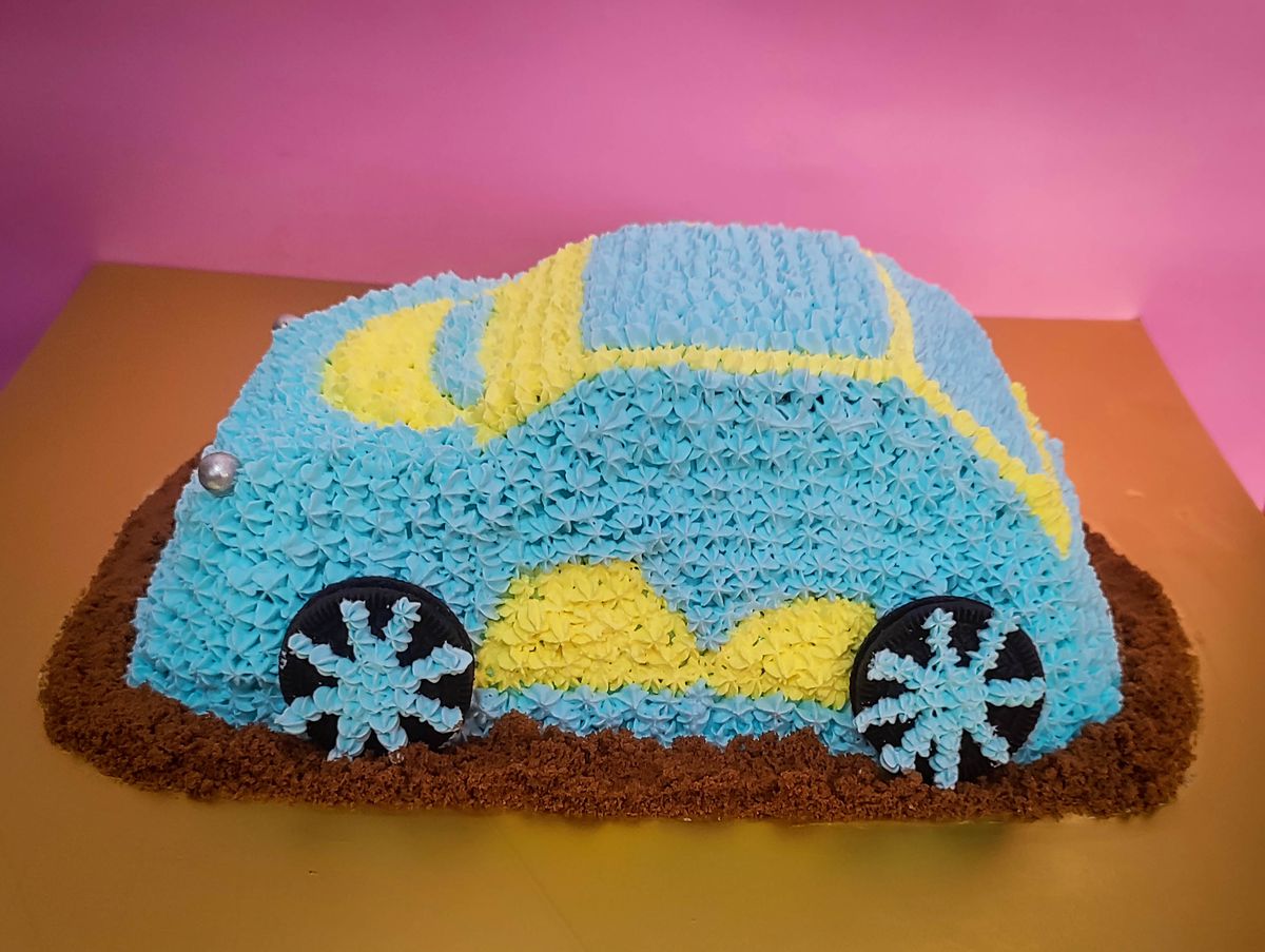 Creamy Delight Cake Creation