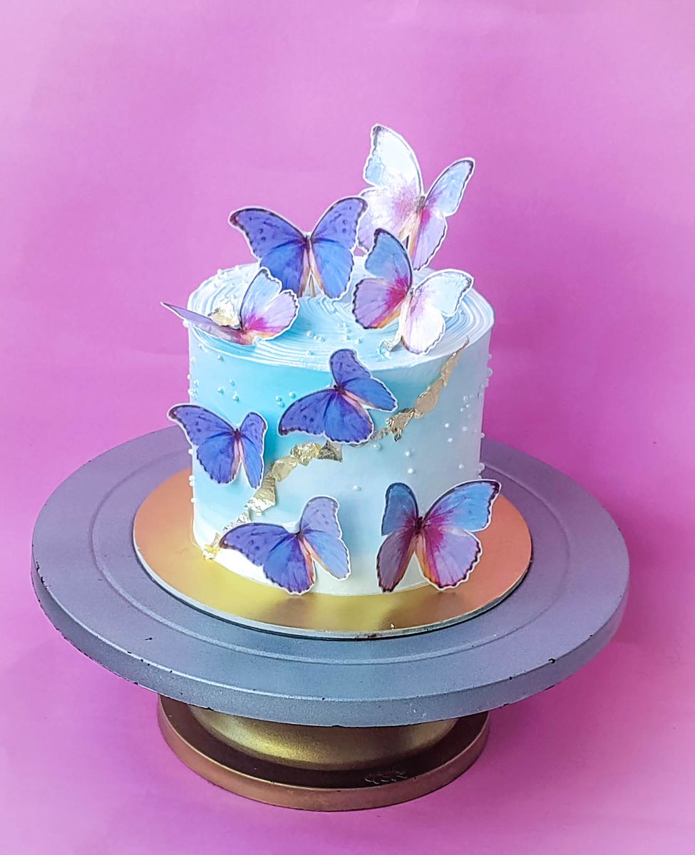Creamy Delight Cake Creation