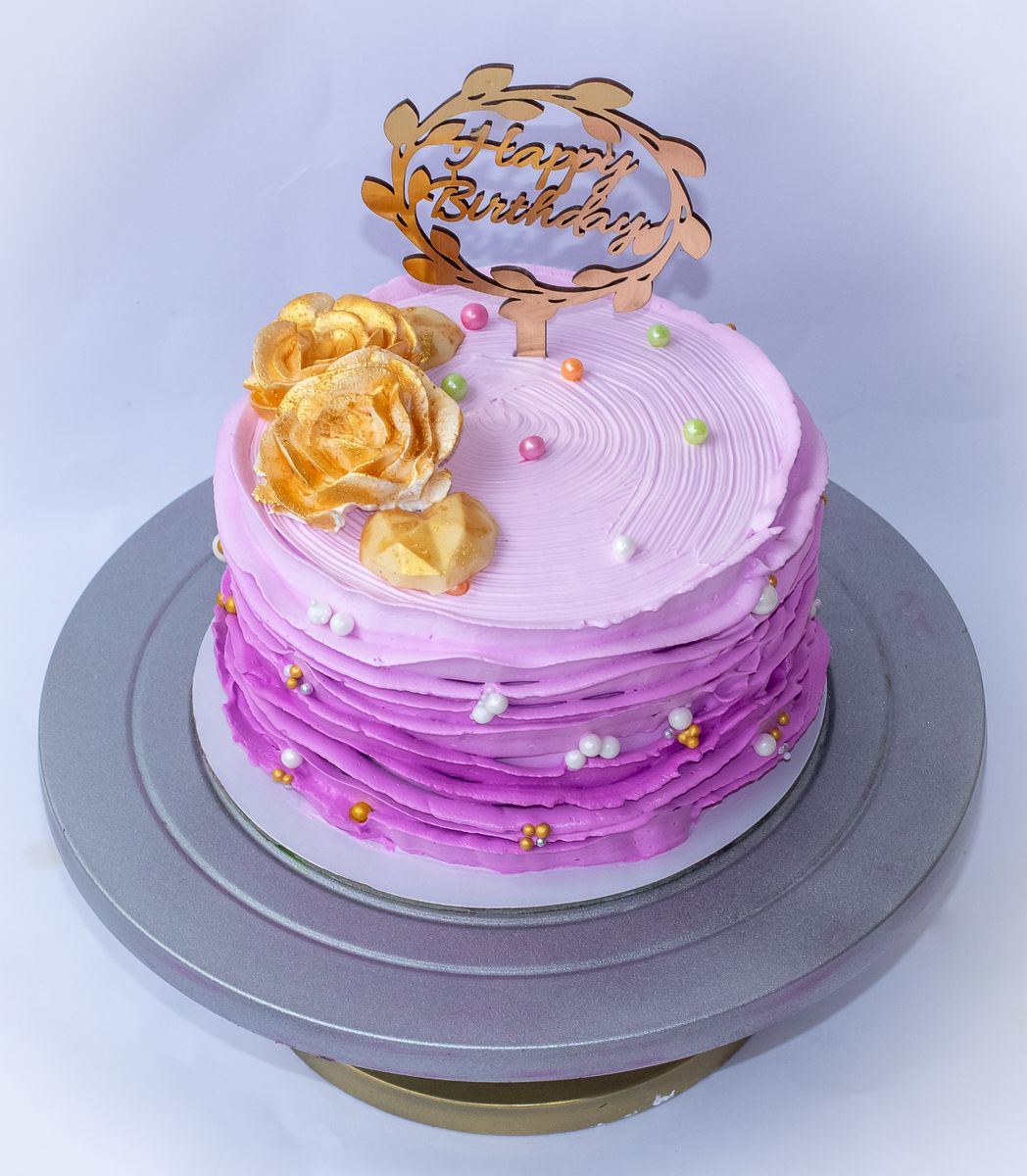 Creamy Delight Cake Creation