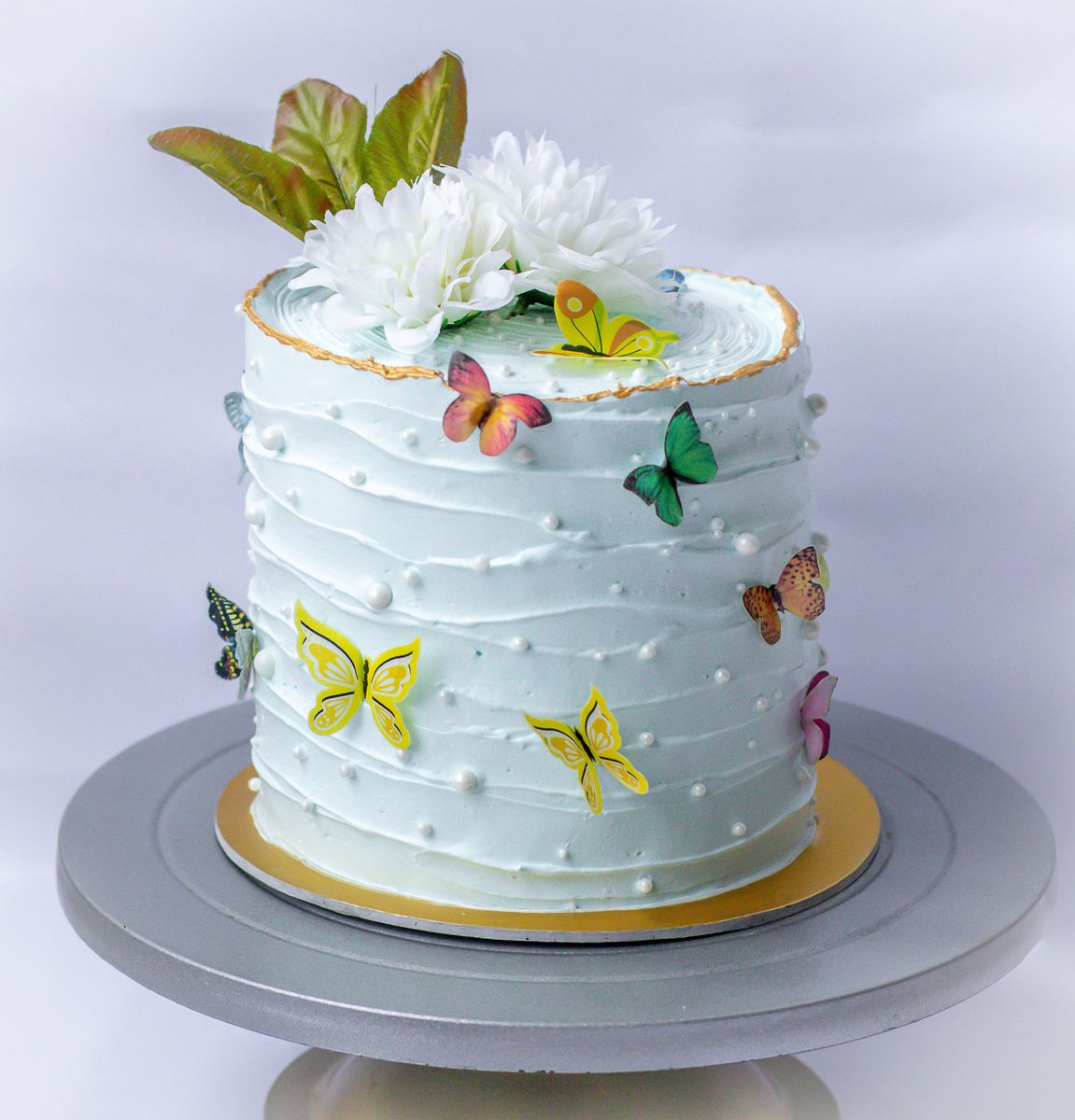 Creamy Delight Cake Creation