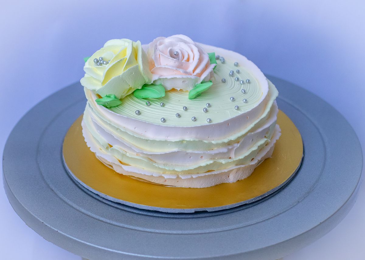 Creamy Delight Cake Creation