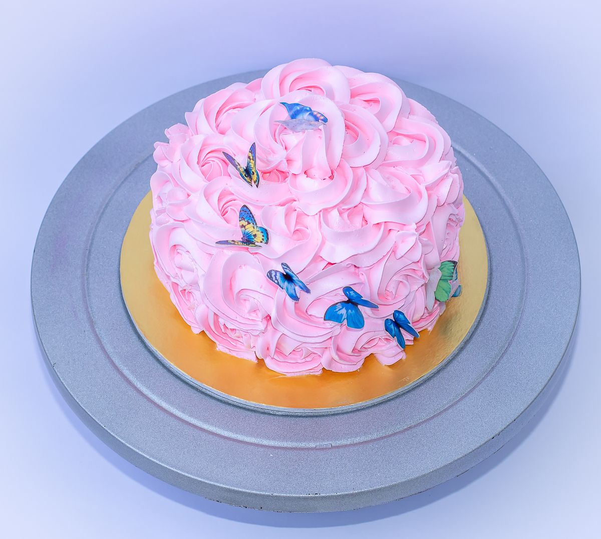 Creamy Delight Cake Creation
