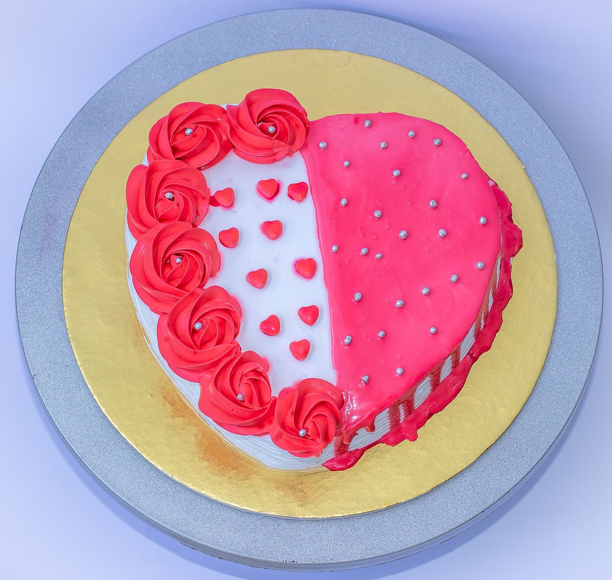 Creamy Delight Cake Creation