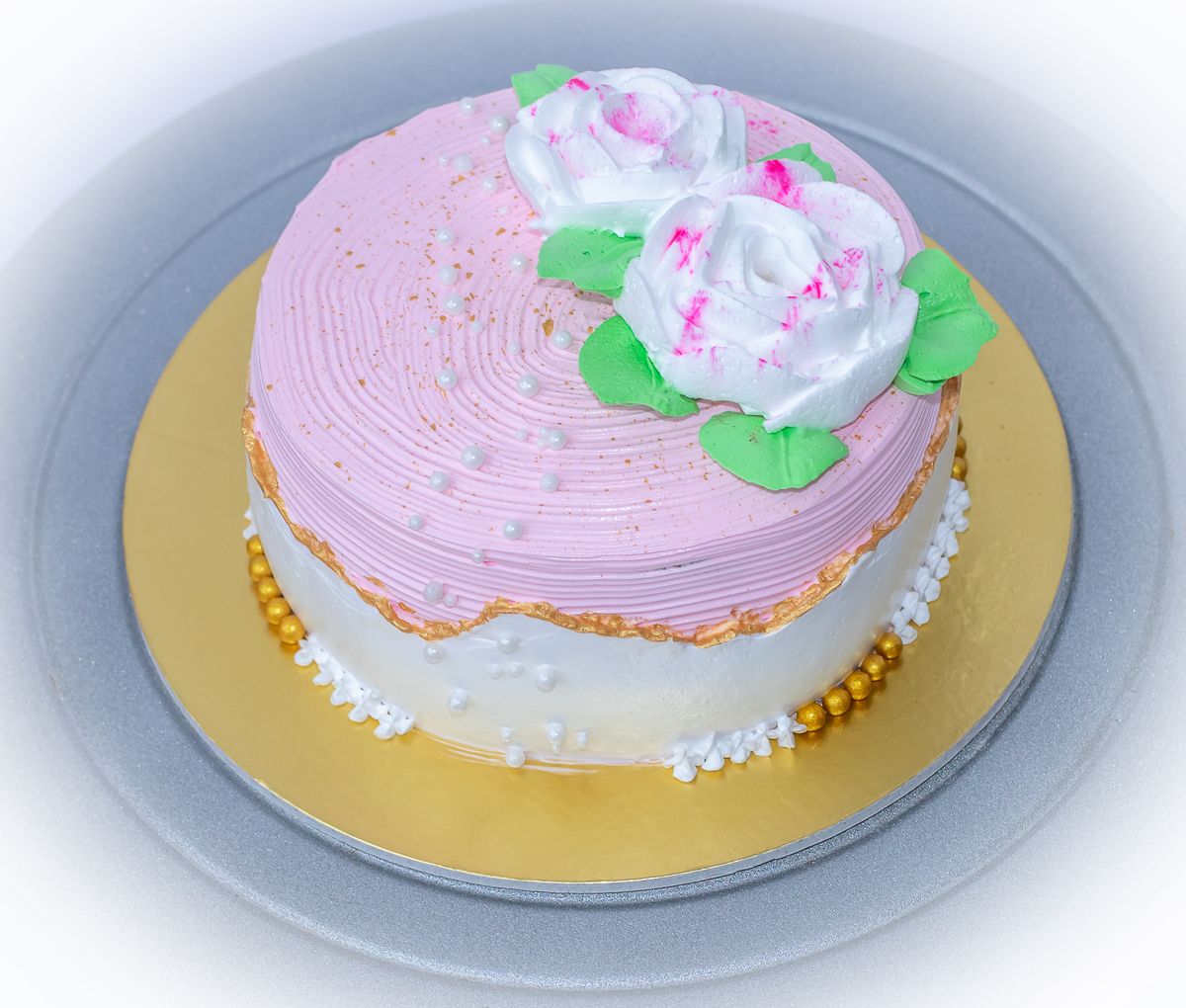 Creamy Delight Cake Creation