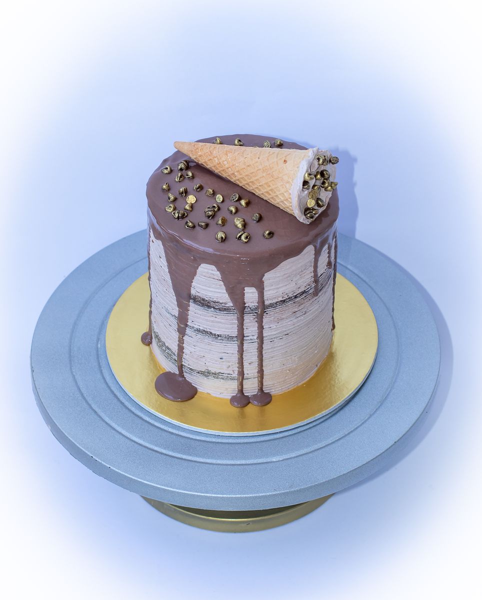 Creamy Delight Cake Creation