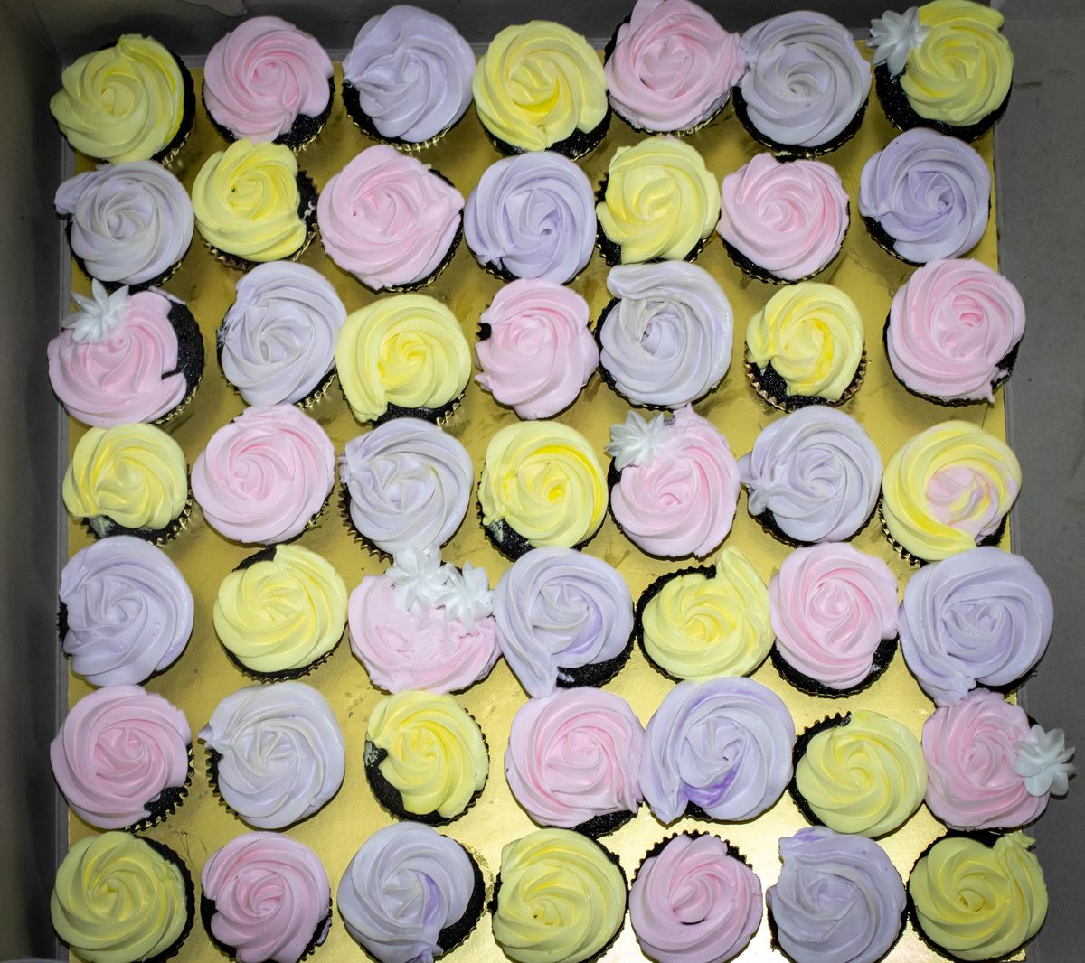 Creamy Delight Cake Creation