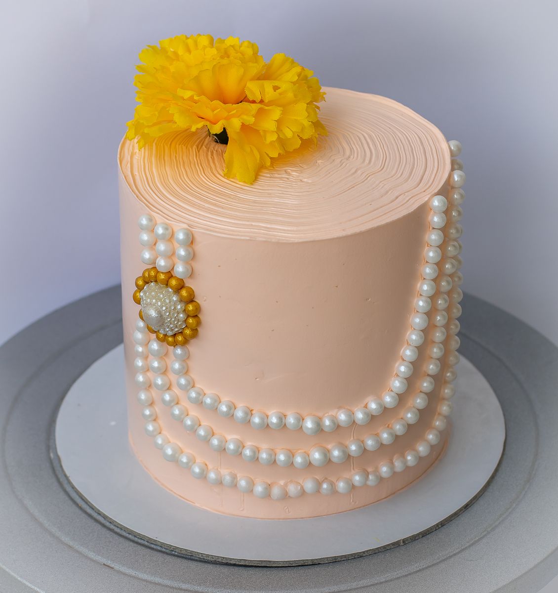 Creamy Delight Cake Creation