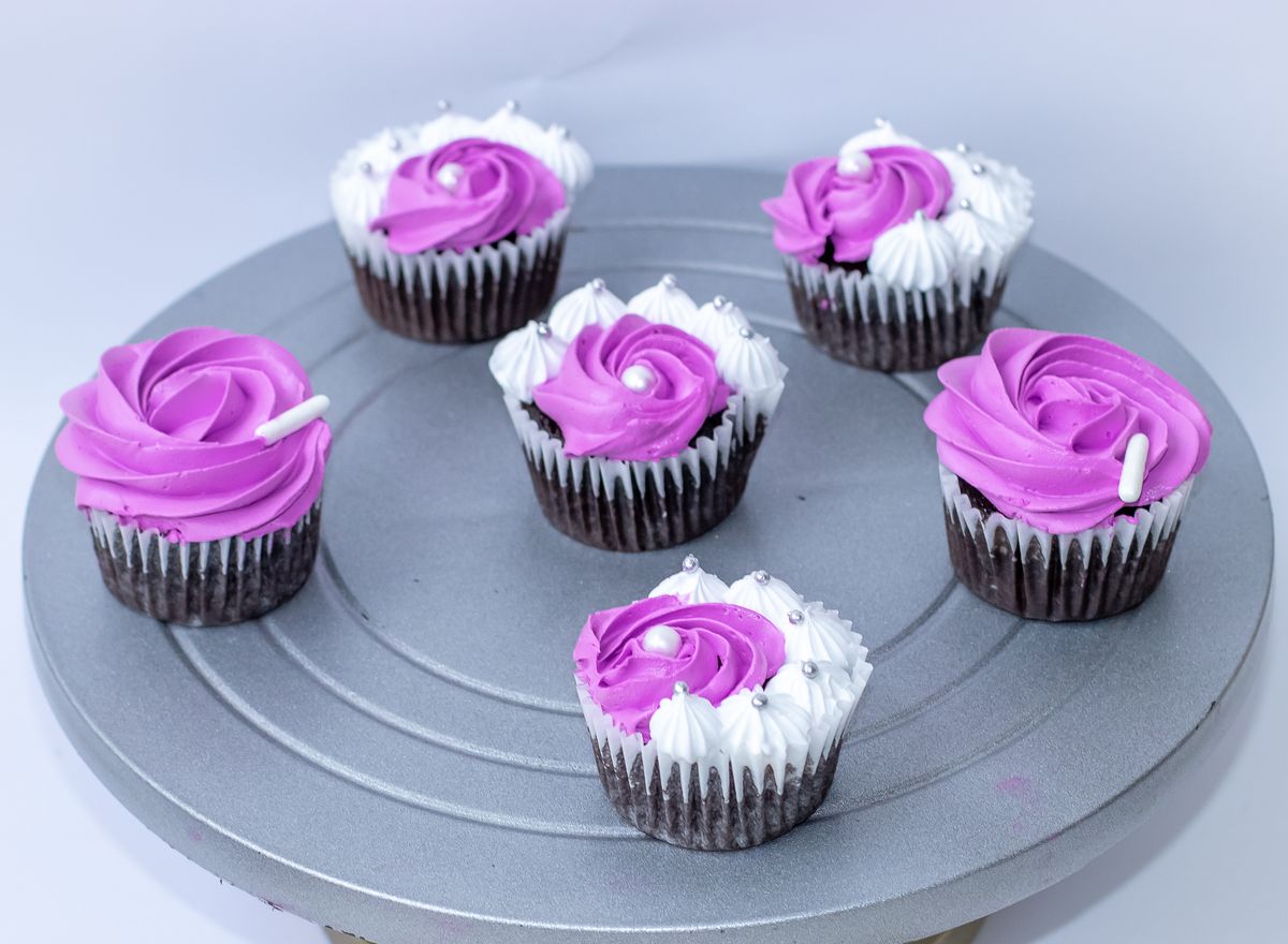 Creamy Delight Cake Creation