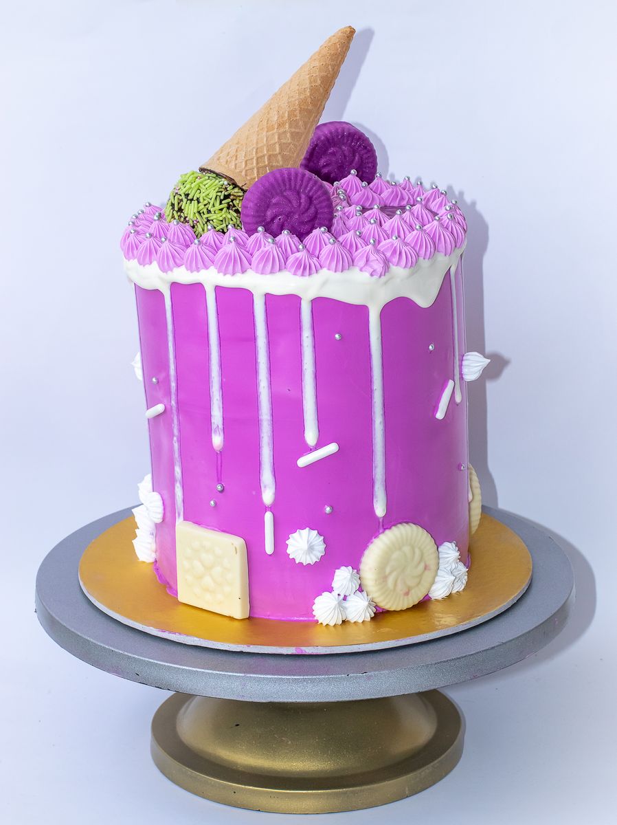 Creamy Delight Cake Creation