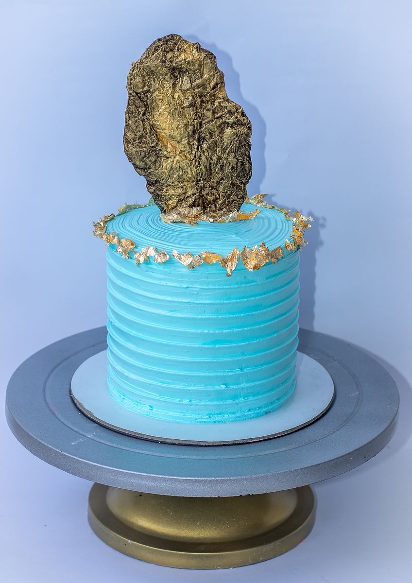 Creamy Delight Cake Creation