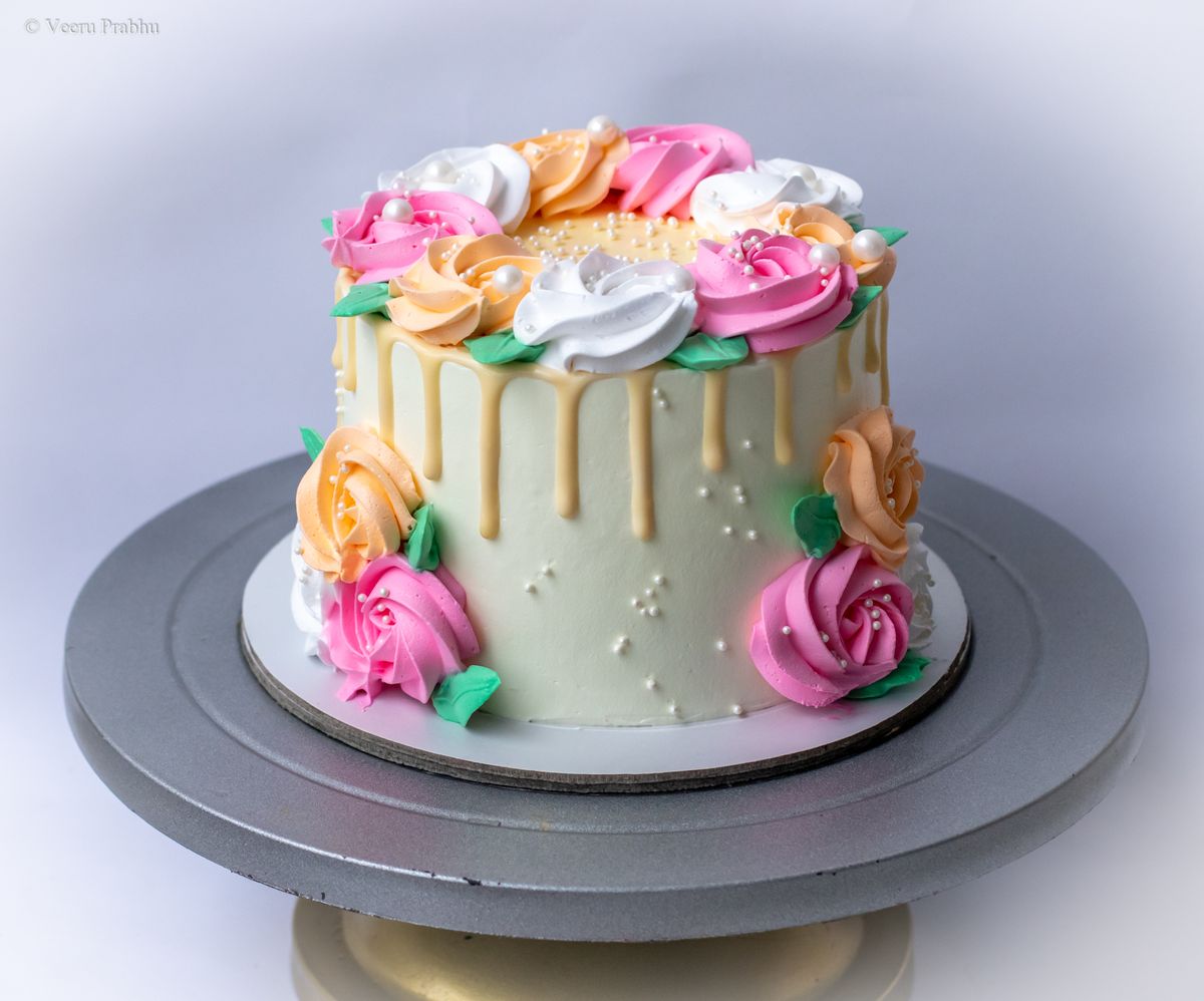 Creamy Delight Cake Creation