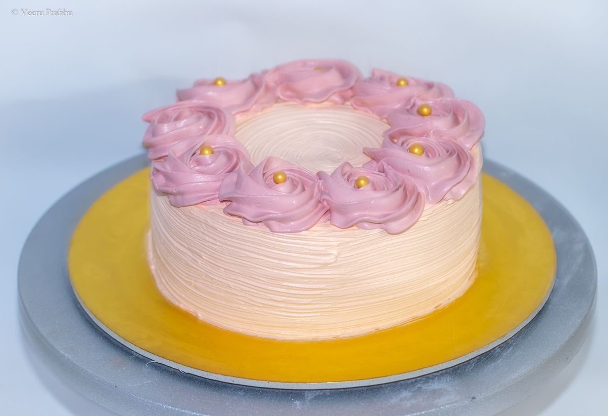 Creamy Delight Cake Creation