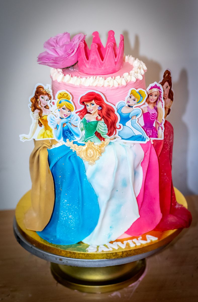 Creamy Delight Cake Creation