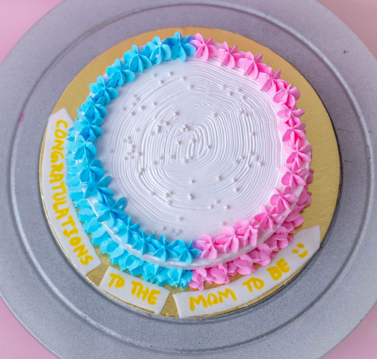 Creamy Delight Cake Creation