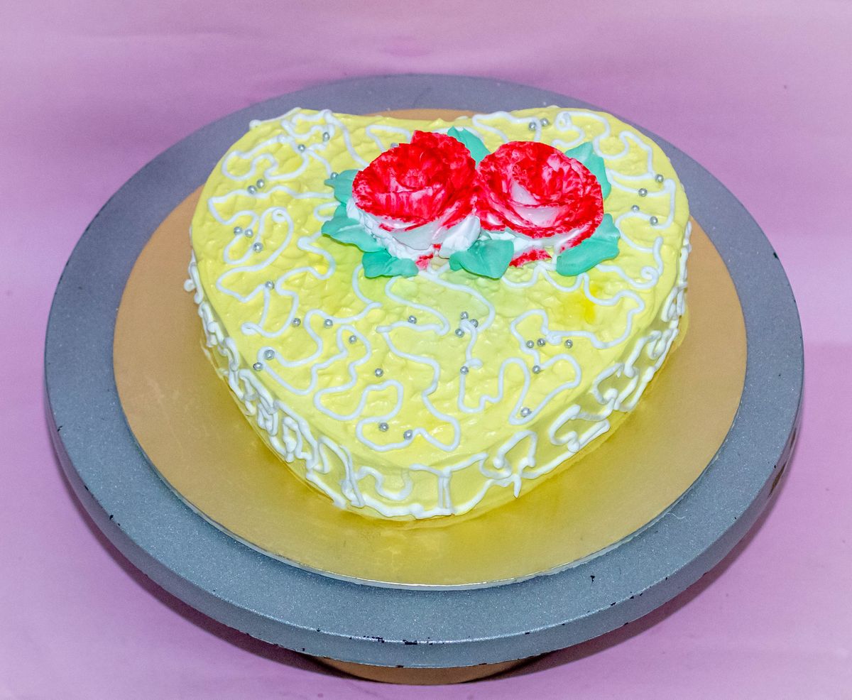 Creamy Delight Cake Creation