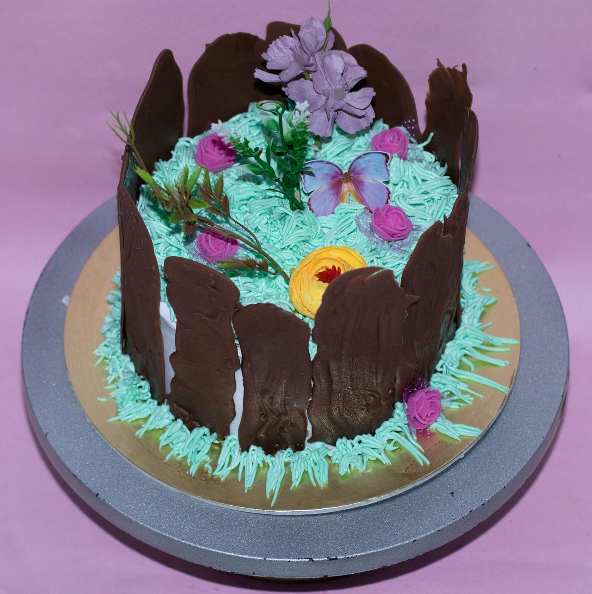 Creamy Delight Cake Creation