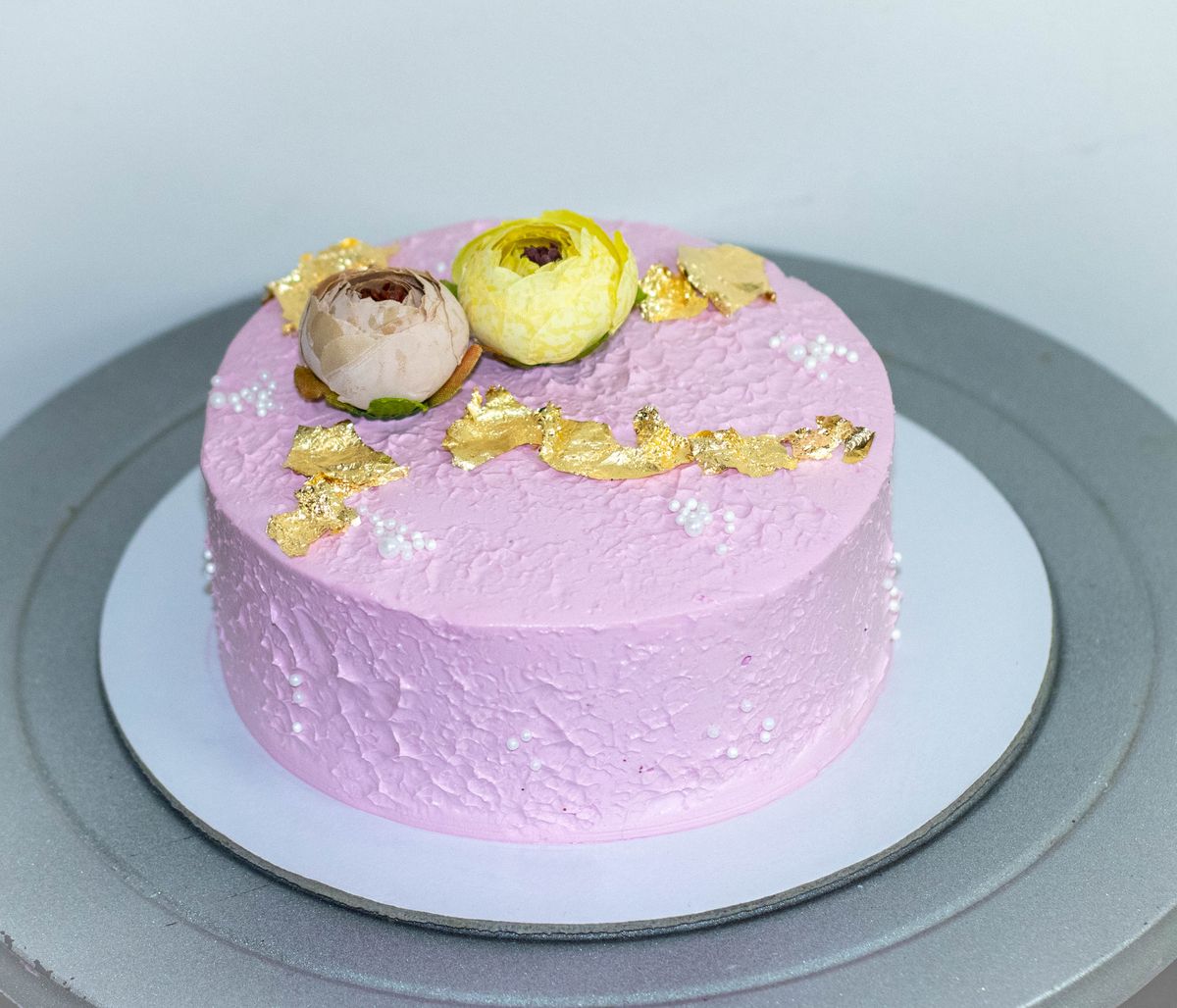Creamy Delight Cake Creation